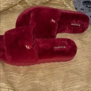 Koolaburra Women's Rich Red Fuzzy Slippers